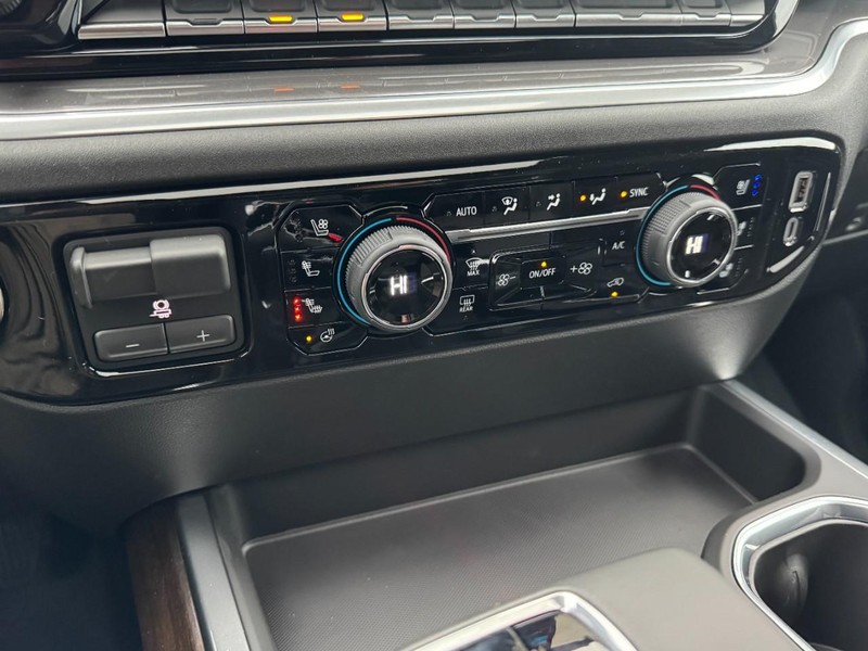 Chevrolet Silverado 1500 Vehicle Image 16