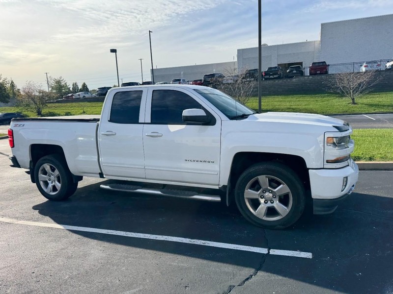 Chevrolet Silverado 1500 Vehicle Image 05