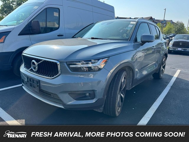 Volvo XC40 Momentum - O'Fallon MO