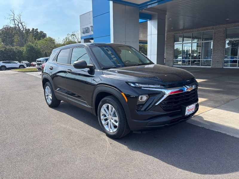 Chevrolet TrailBlazer Vehicle Image 02