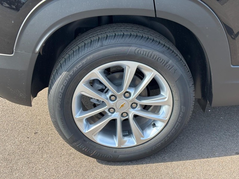 Chevrolet TrailBlazer Vehicle Image 04