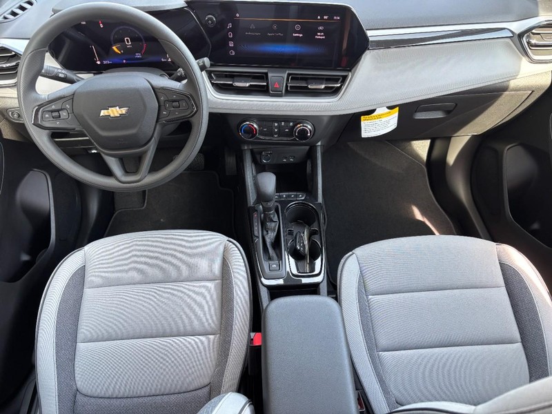 Chevrolet TrailBlazer Vehicle Image 06