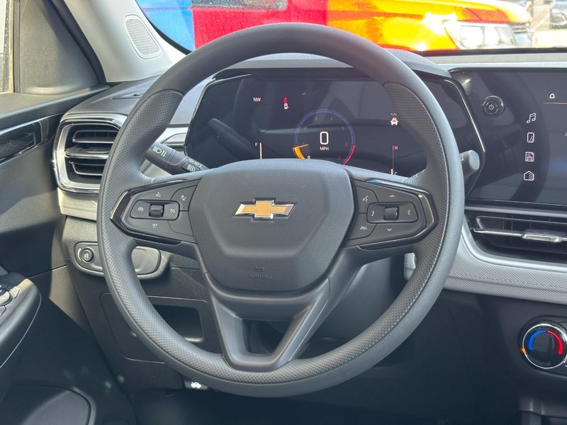 Chevrolet TrailBlazer Vehicle Image 07