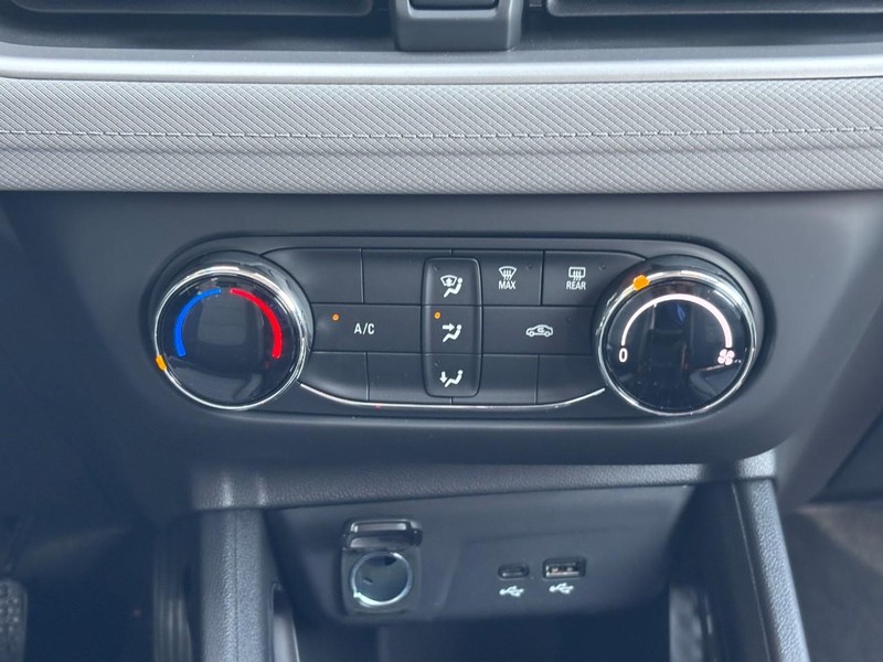 Chevrolet TrailBlazer Vehicle Image 10