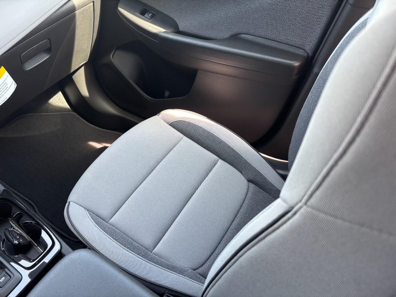 Chevrolet TrailBlazer Vehicle Image 11