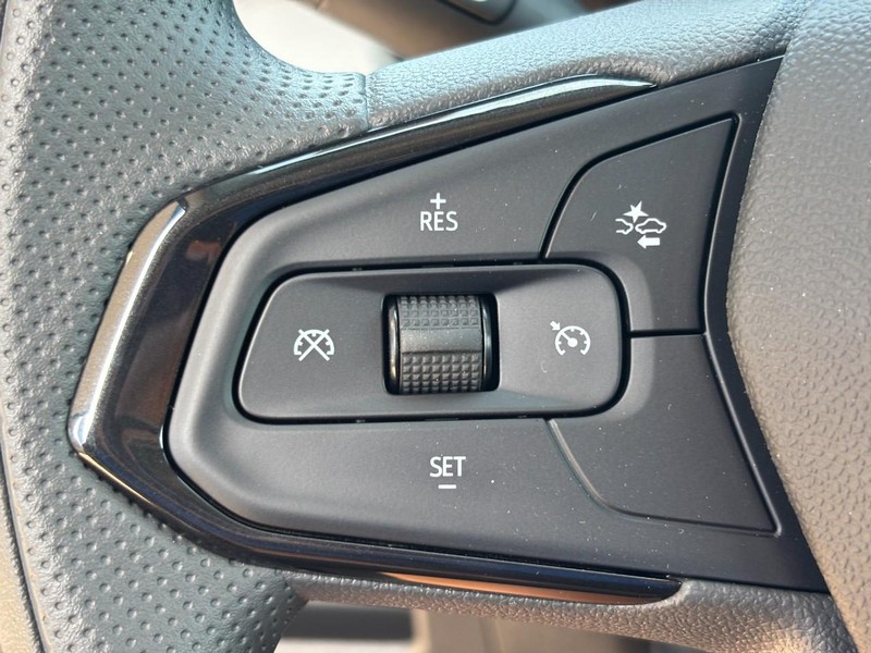 Chevrolet TrailBlazer Vehicle Image 13