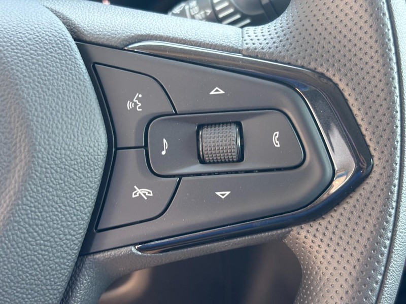 Chevrolet TrailBlazer Vehicle Image 14