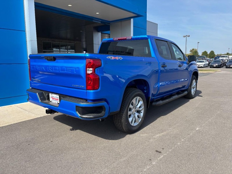 Chevrolet Silverado 1500 Vehicle Image 03