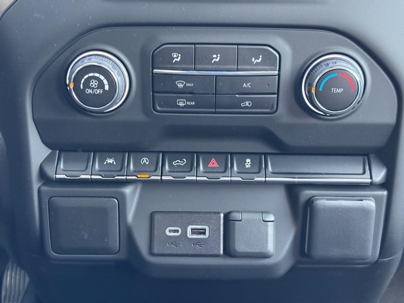 Chevrolet Silverado 1500 Vehicle Image 10