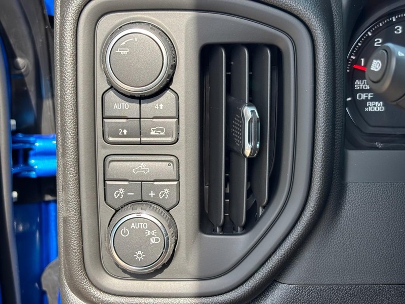 Chevrolet Silverado 1500 Vehicle Image 12