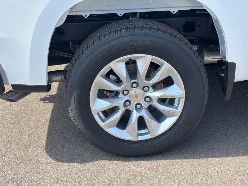 Chevrolet Silverado 1500 Vehicle Image 04