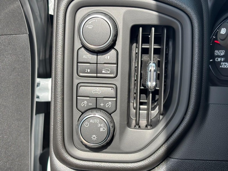 Chevrolet Silverado 1500 Vehicle Image 12