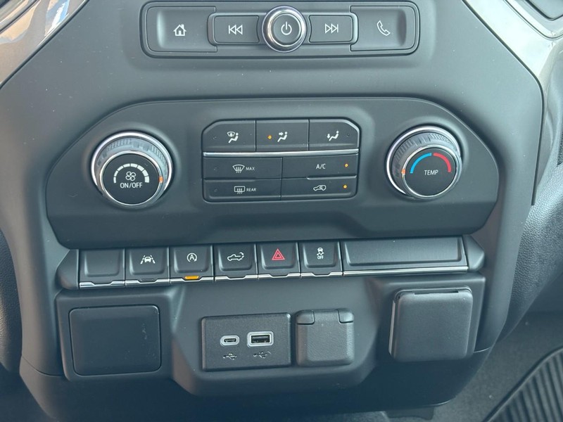 Chevrolet Silverado 1500 Vehicle Image 17