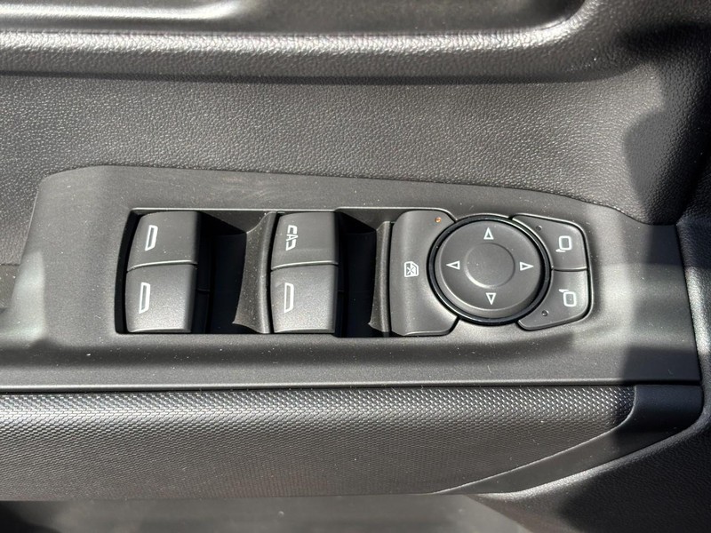 Chevrolet Silverado 1500 Vehicle Image 18