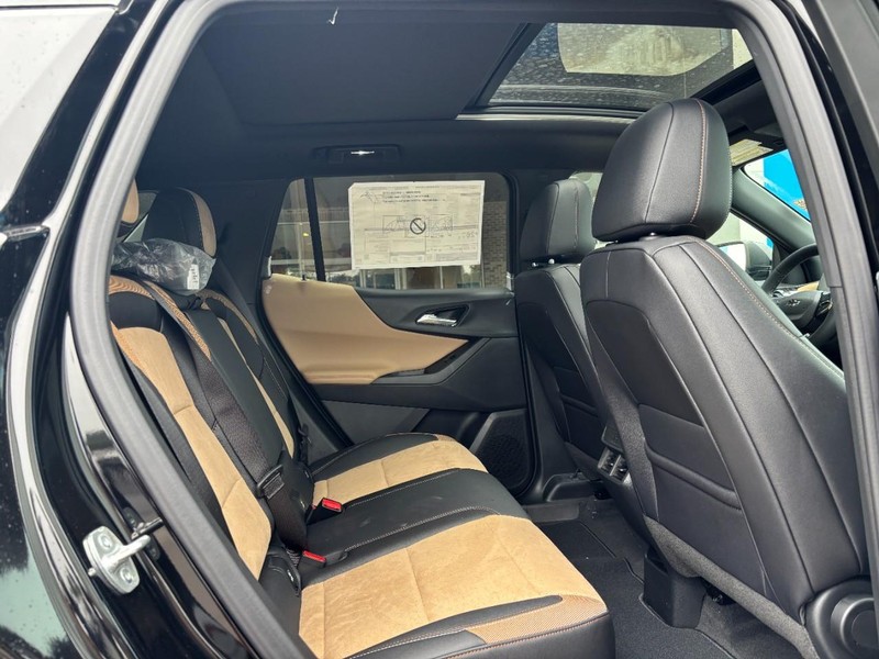 Chevrolet Equinox Vehicle Image 05