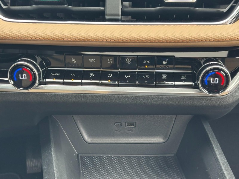 Chevrolet Equinox Vehicle Image 10