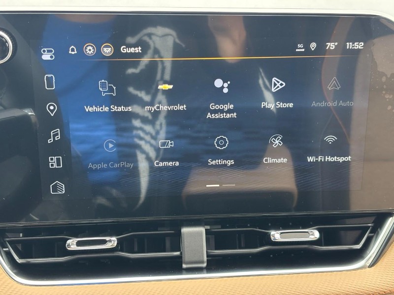 Chevrolet Equinox Vehicle Image 16