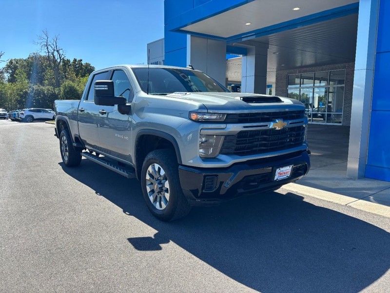 Chevrolet Silverado 2500HD Vehicle Image 02