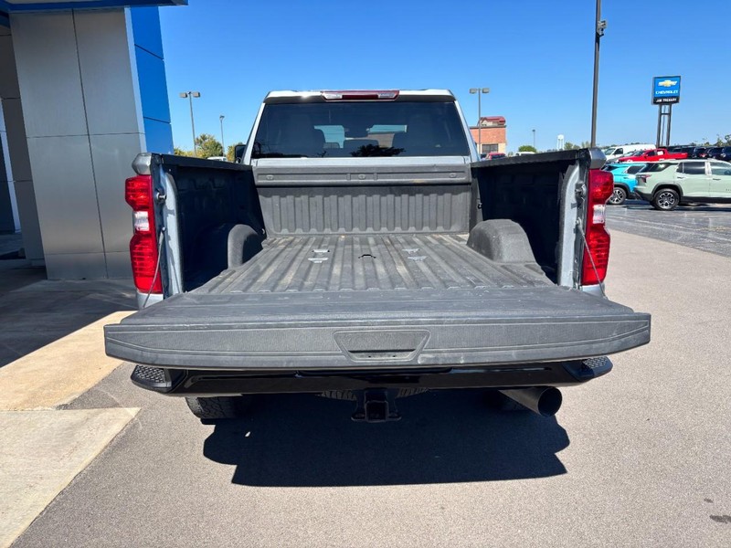 Chevrolet Silverado 2500HD Vehicle Image 04