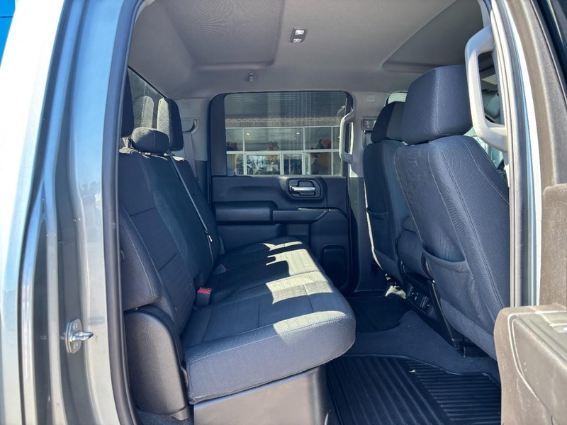 Chevrolet Silverado 2500HD Vehicle Image 10