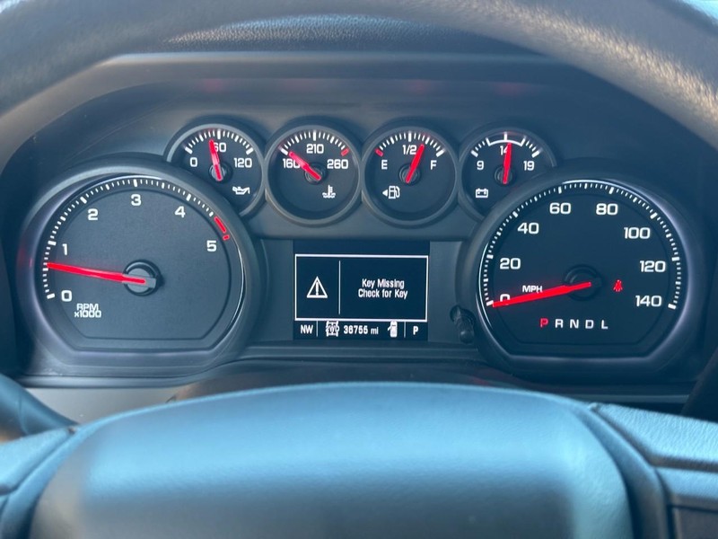 Chevrolet Silverado 2500HD Vehicle Image 18