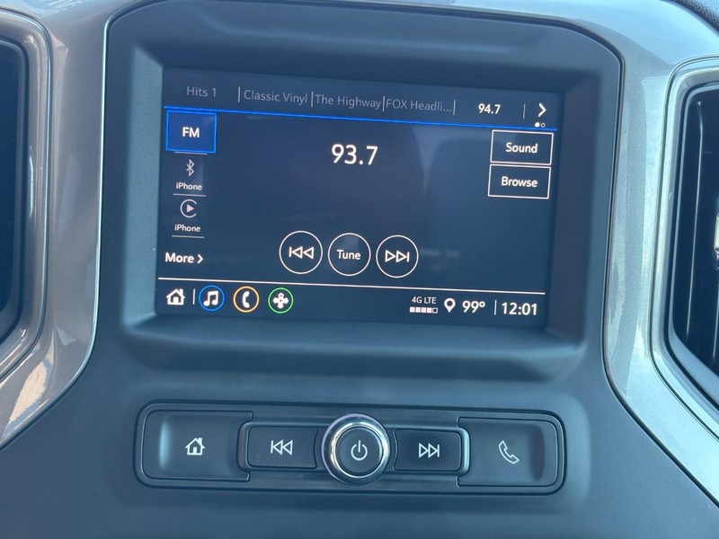 Chevrolet Silverado 2500HD Vehicle Image 19