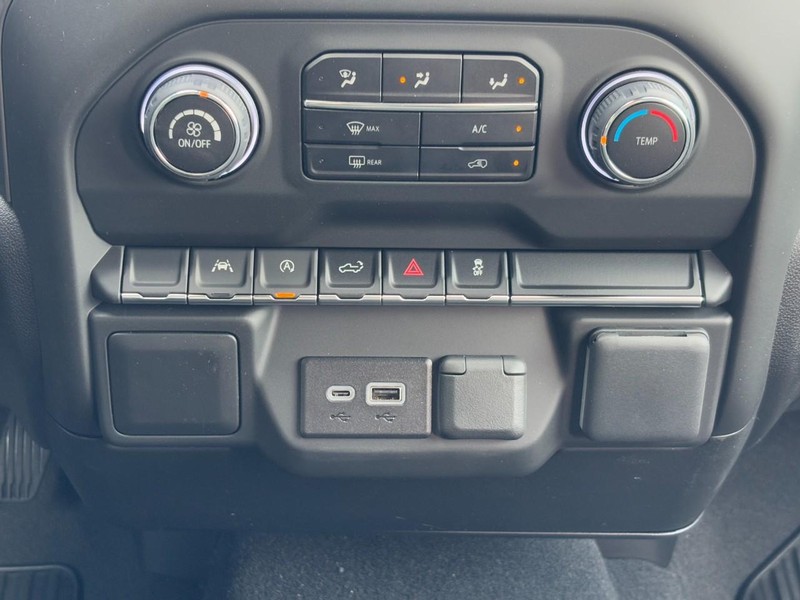 Chevrolet Silverado 1500 Vehicle Image 10