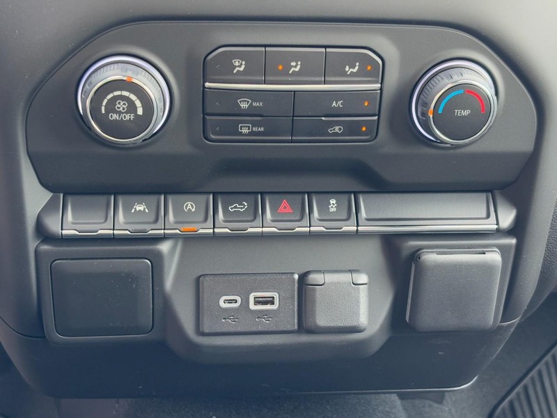 Chevrolet Silverado 1500 Vehicle Image 17