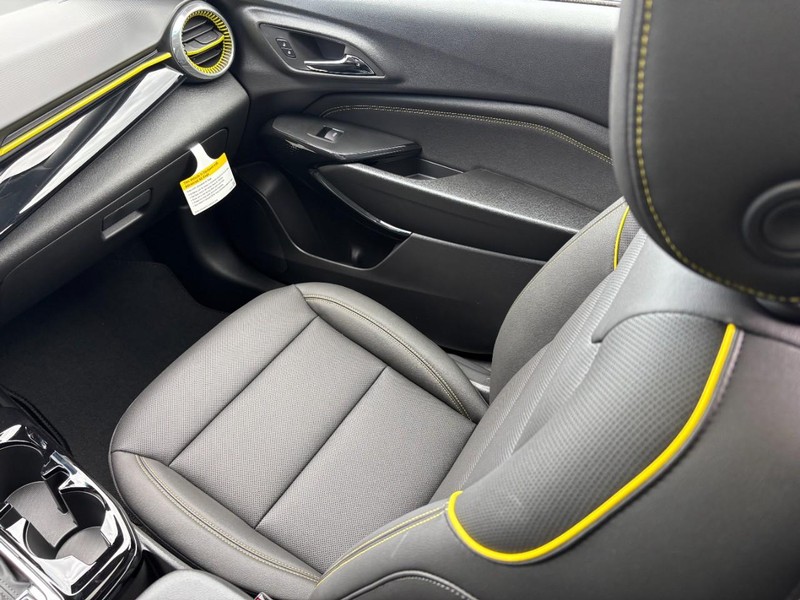 Chevrolet Trax Vehicle Image 12