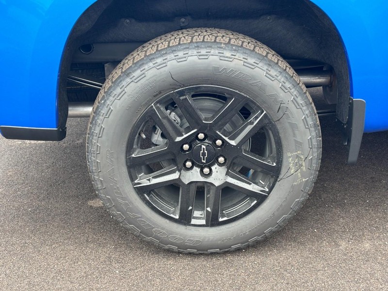 Chevrolet Silverado 1500 Vehicle Image 04