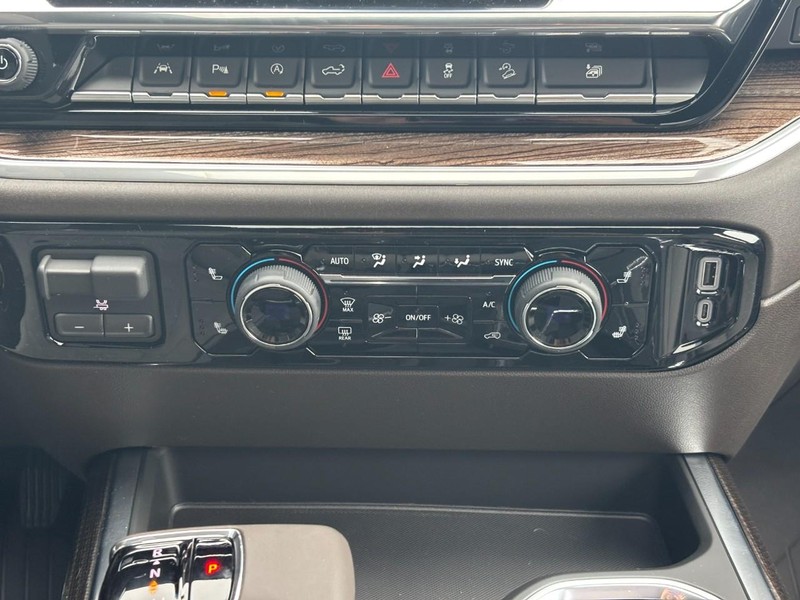 Chevrolet Silverado 1500 Vehicle Image 10