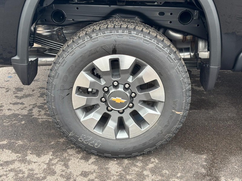 Chevrolet Silverado 2500HD Vehicle Image 04