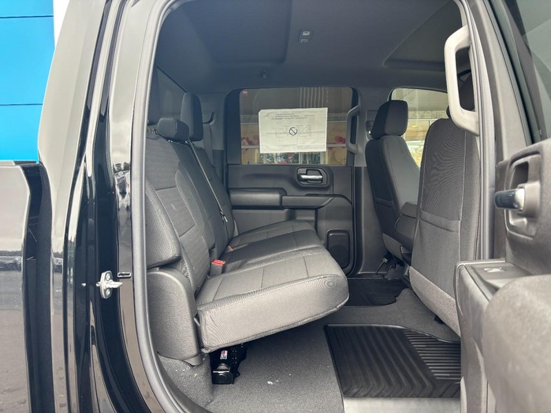 Chevrolet Silverado 2500HD Vehicle Image 05