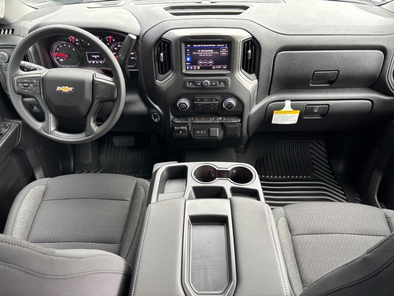 Chevrolet Silverado 2500HD Vehicle Image 06