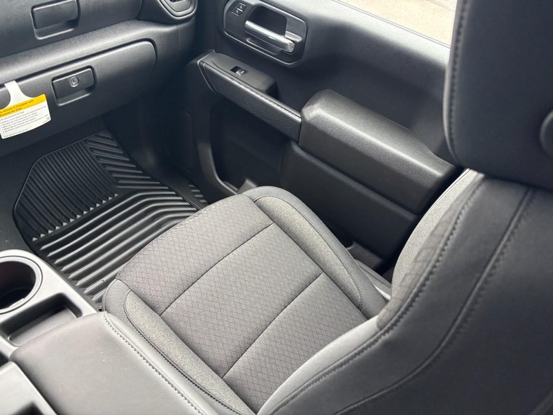 Chevrolet Silverado 2500HD Vehicle Image 11