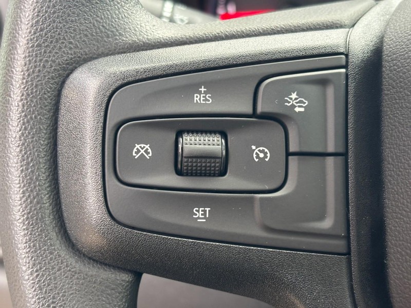 Chevrolet Silverado 2500HD Vehicle Image 13