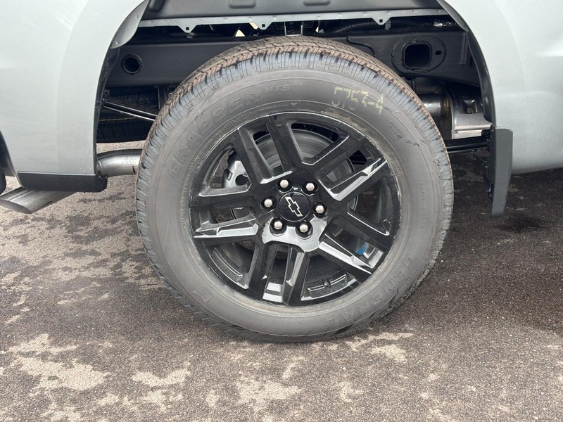 Chevrolet Silverado 1500 Vehicle Image 03