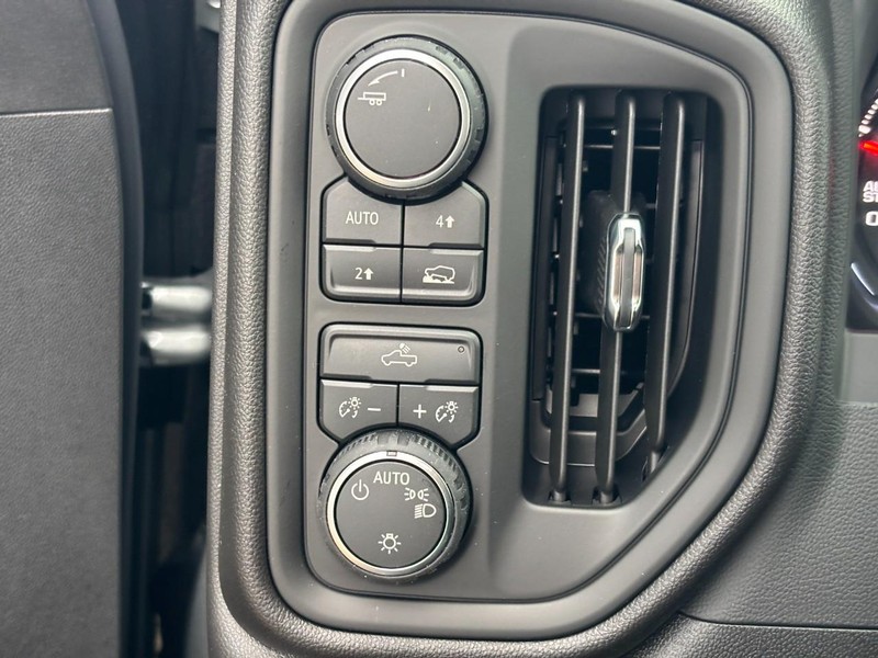 Chevrolet Silverado 1500 Vehicle Image 15