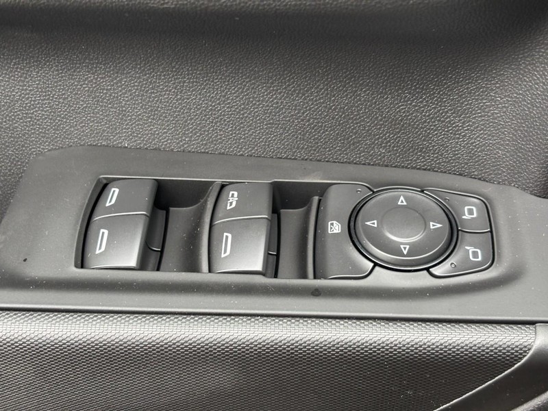 Chevrolet Silverado 1500 Vehicle Image 21