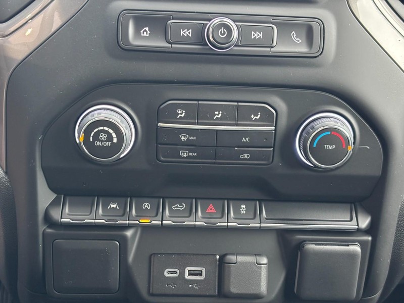 Chevrolet Silverado 1500 Vehicle Image 17