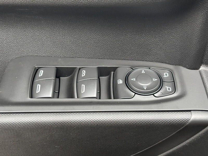 Chevrolet Silverado 1500 Vehicle Image 18