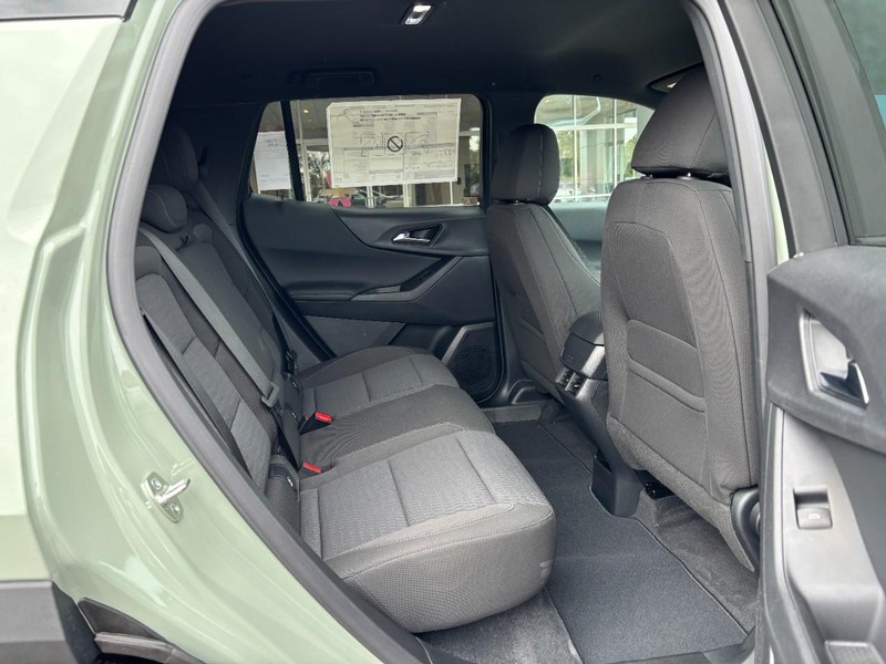 Chevrolet Equinox Vehicle Image 05