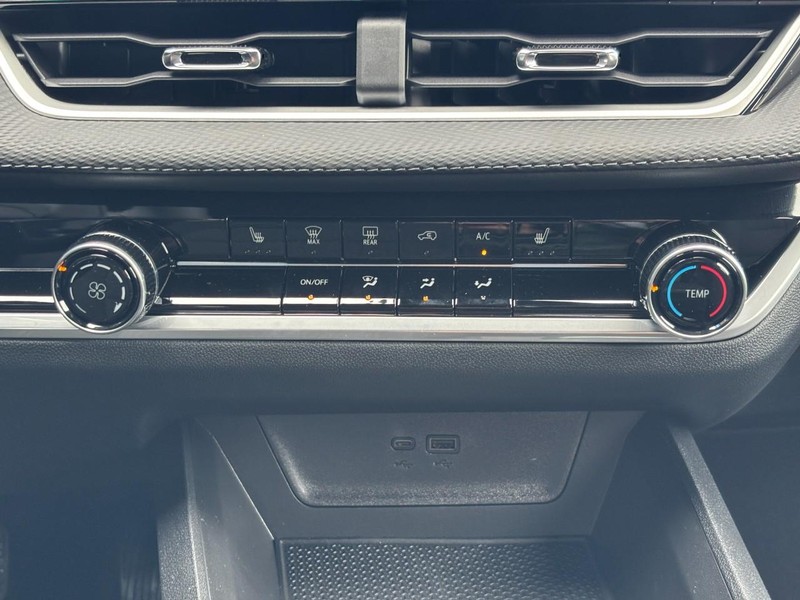 Chevrolet Equinox Vehicle Image 10