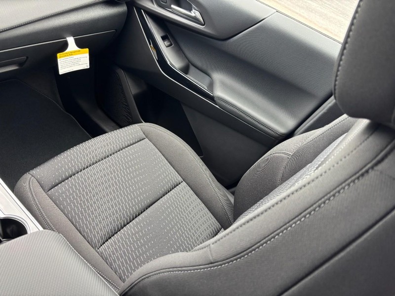 Chevrolet Equinox Vehicle Image 11