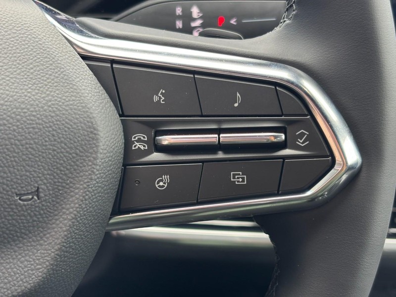 Chevrolet Equinox Vehicle Image 14