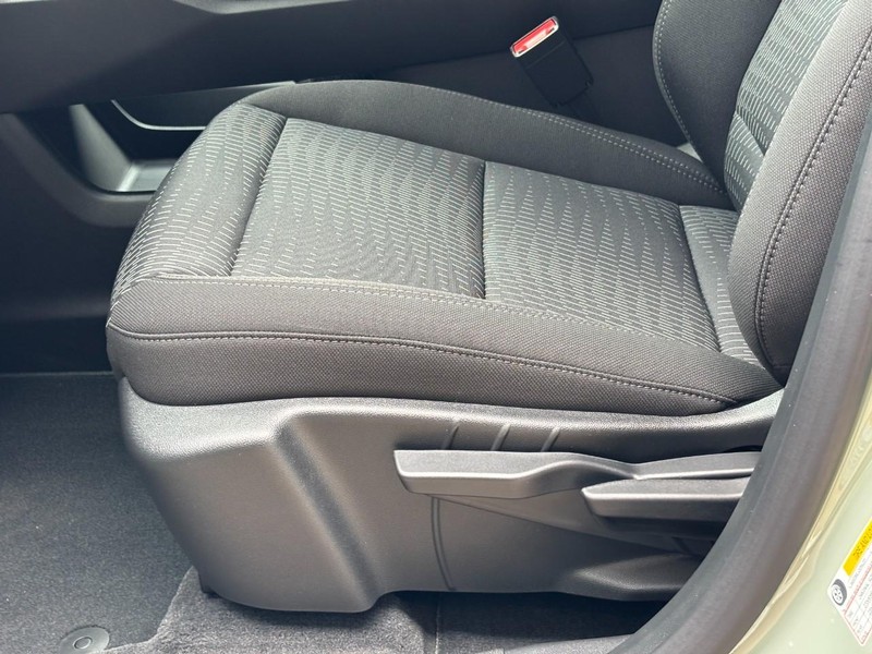 Chevrolet Equinox Vehicle Image 22