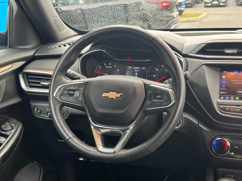 Chevrolet TrailBlazer Vehicle Image 13