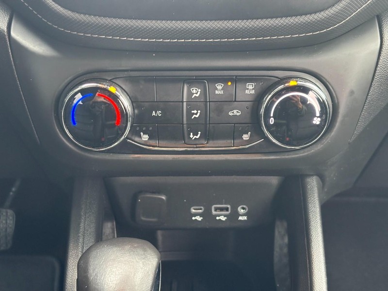 Chevrolet TrailBlazer Vehicle Image 15