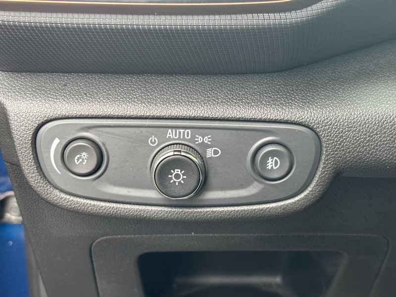 Chevrolet TrailBlazer Vehicle Image 17