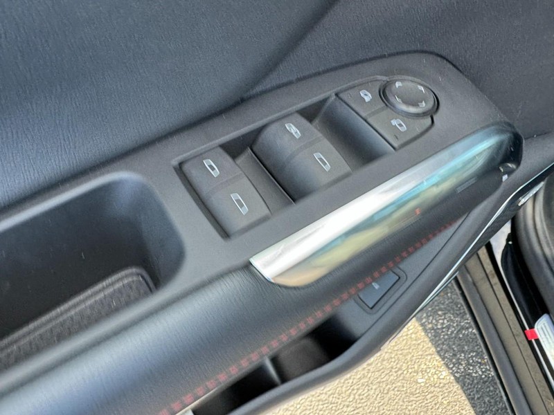 Chevrolet Traverse Vehicle Full-screen Gallery Image 12